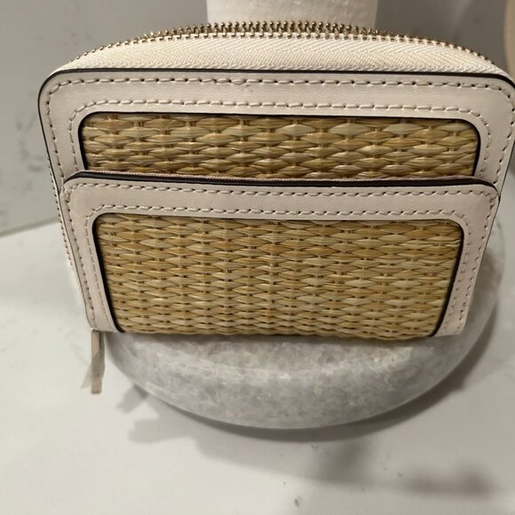 Kate Spade Pineapple zippered wallet - Picture 4 of 5